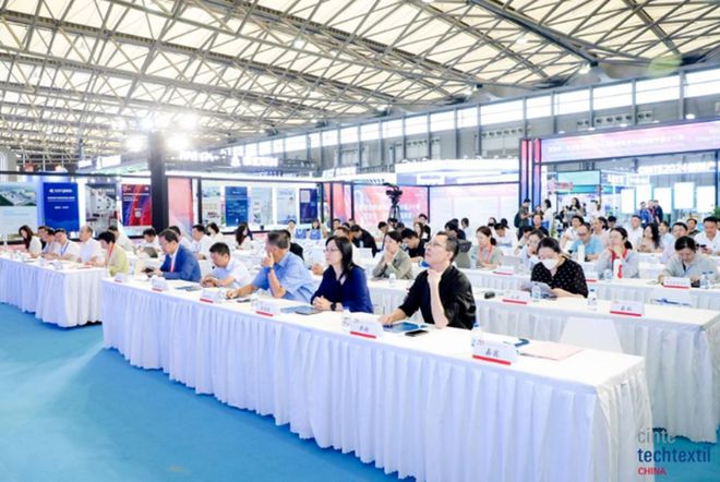 巾》标准发布会召开！德佑分享湿厕纸报告AG真人游戏地址【金品公司】《厕用湿